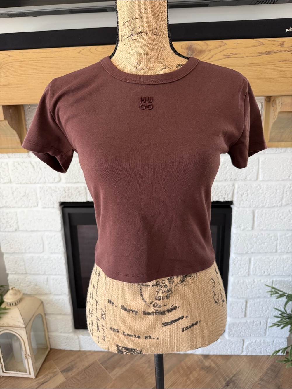 HUGO Brown Short-Sleeve Cropped Logo Tee